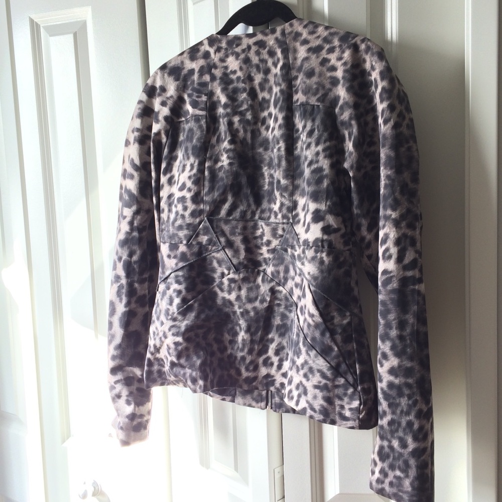 ✨NWT TOV Holy Leopard Print Statement Moto Jacket - Picture 5 of 8